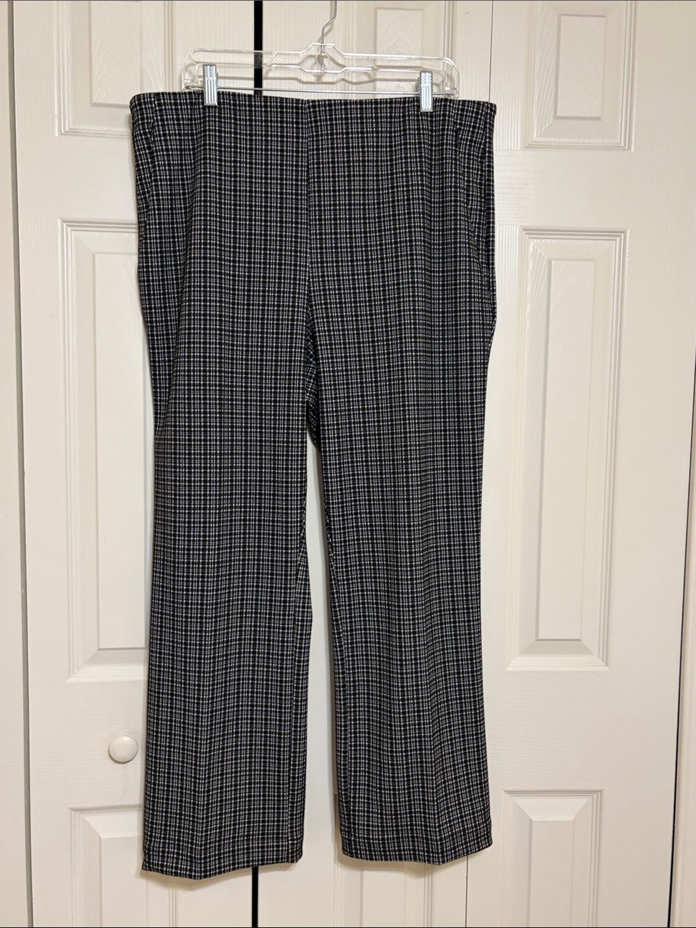 LOFT Black & White Plaid Ankle Length Pull On Pants - Sz XL - Excellent Cond